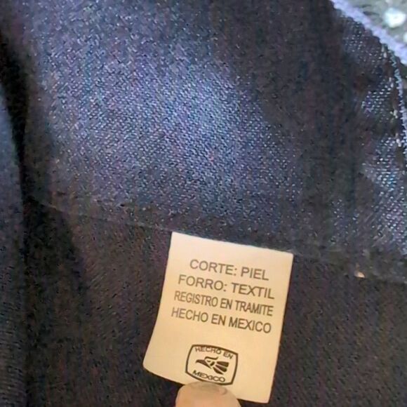 Cofi Leather Metallic Stingray Pattern Embossed Leather  Stunning Crossbody NWOT - Picture 11 of 17